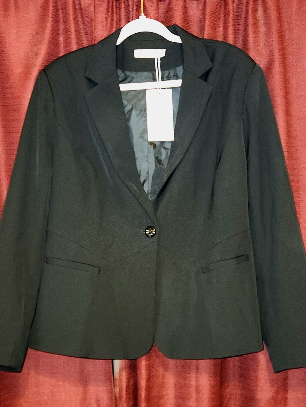 The MODFUL Women's Black Lined Single-Button Blazer Jacket in 2XL size offers a
